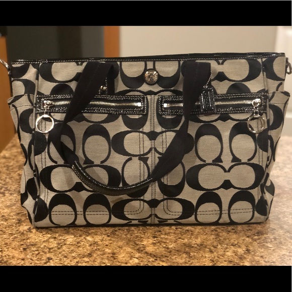 Black and gray large coach  bag. No A1093-F14871. - Picture 1 of 6